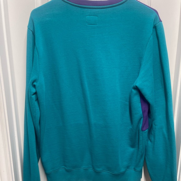 Guess Crewneck - Picture 3 of 3